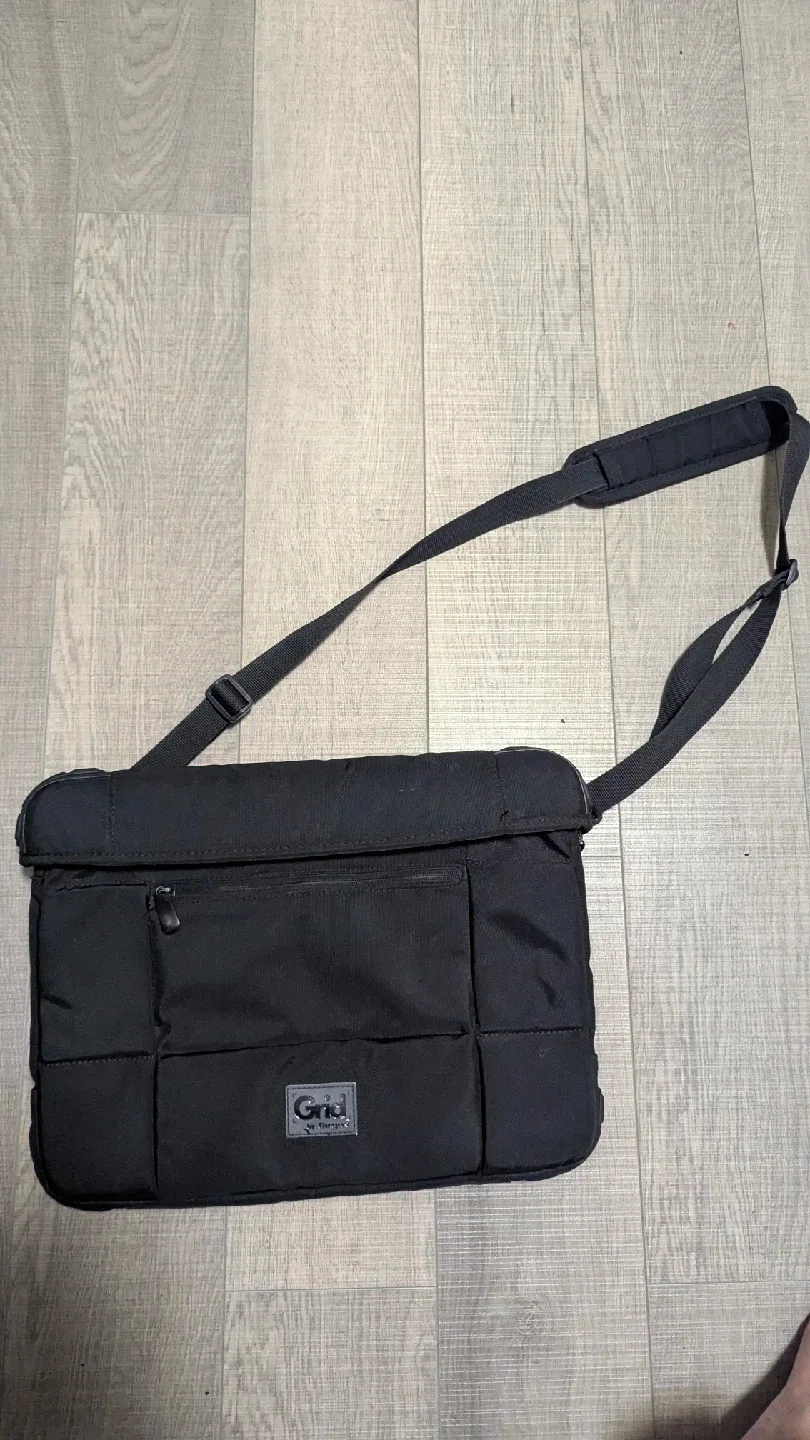 FINAL SALE! laptop shoulder bag - Black