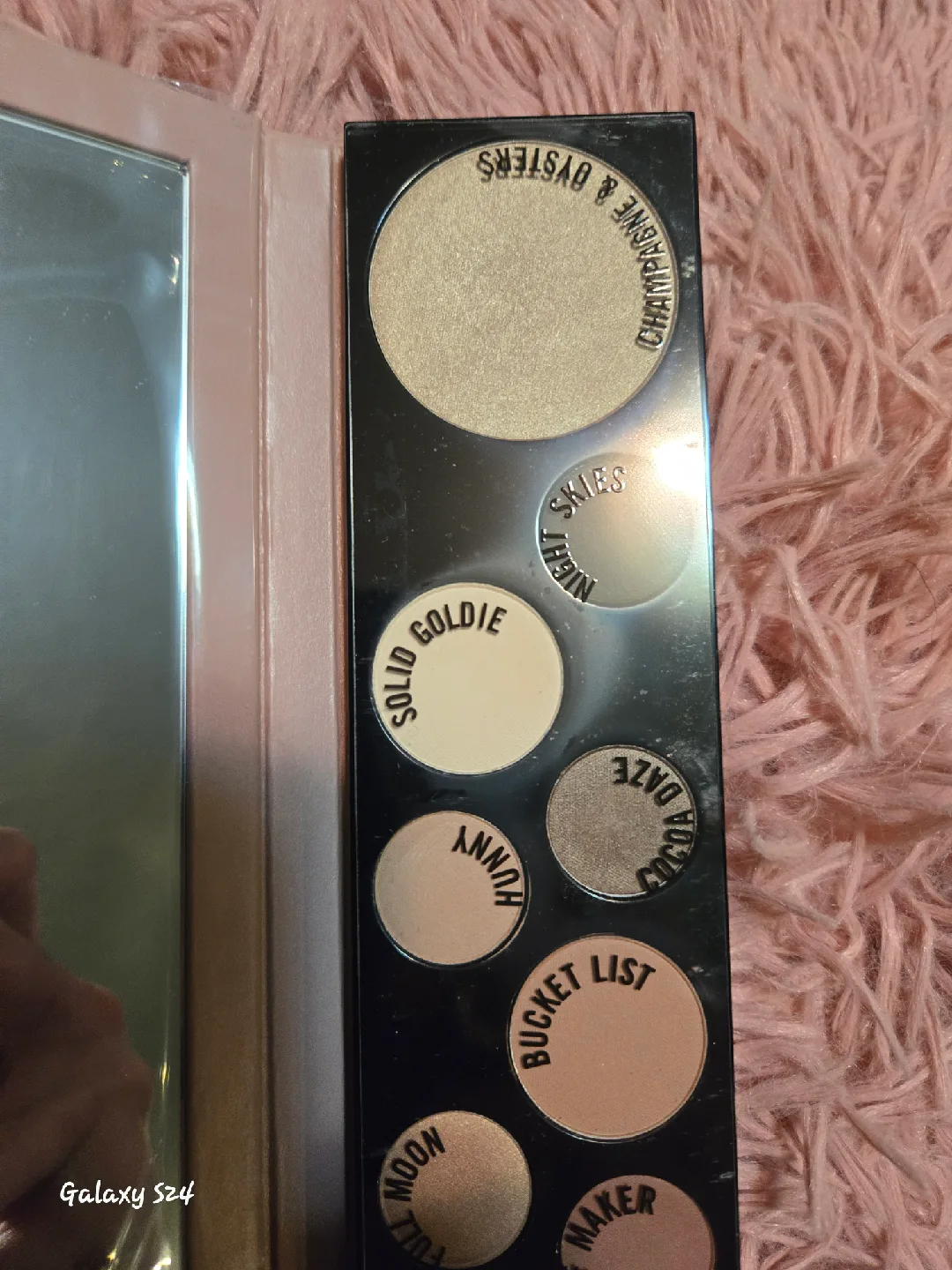 🥕MAC🥕 Nordy Girl Matte Eyeshadow & Highlighting Powder Palette image indicator(3)