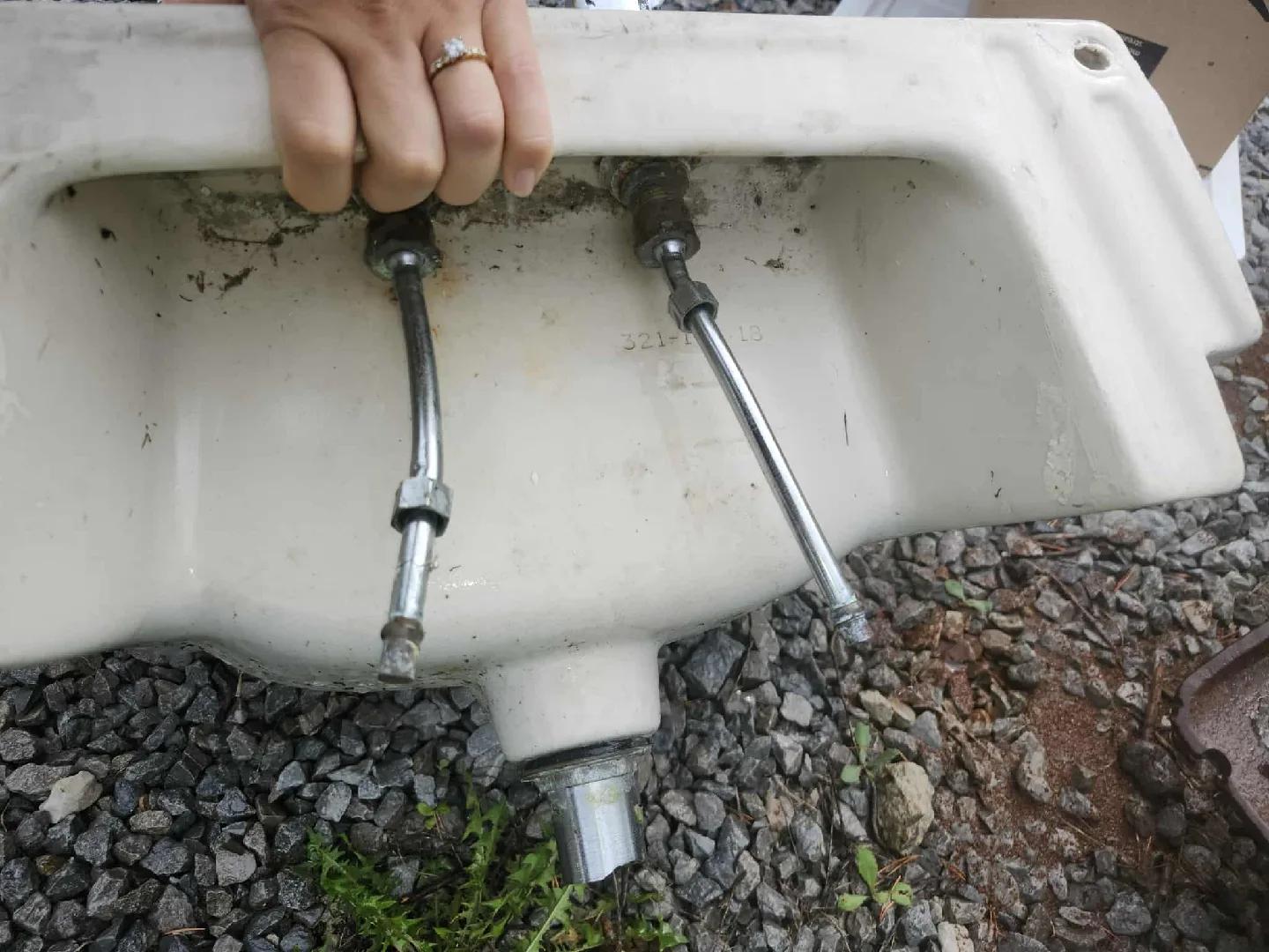 Vintage White Sink image indicator(2)