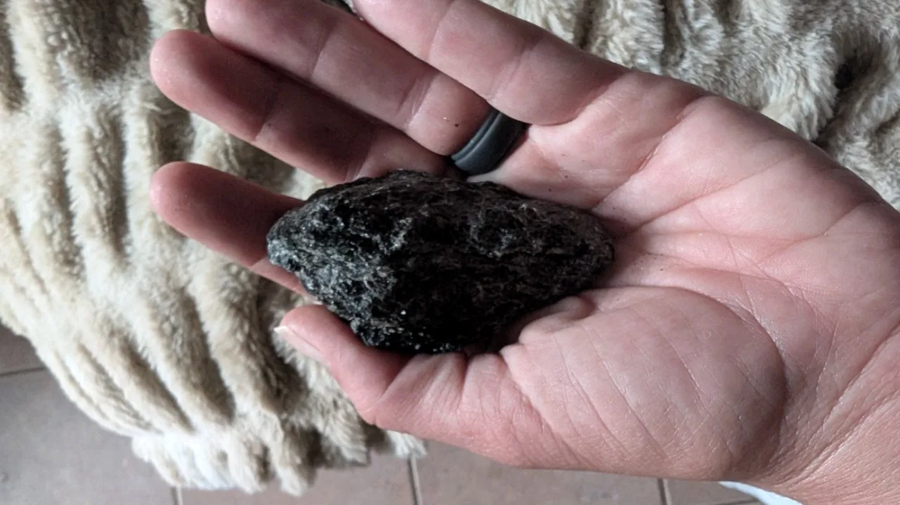 Raw black tourmaline image indicator(2)