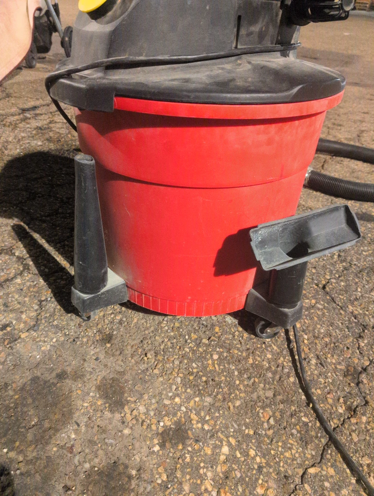 Craftsman 60 Litre Wet/Dry Vac - photo 4