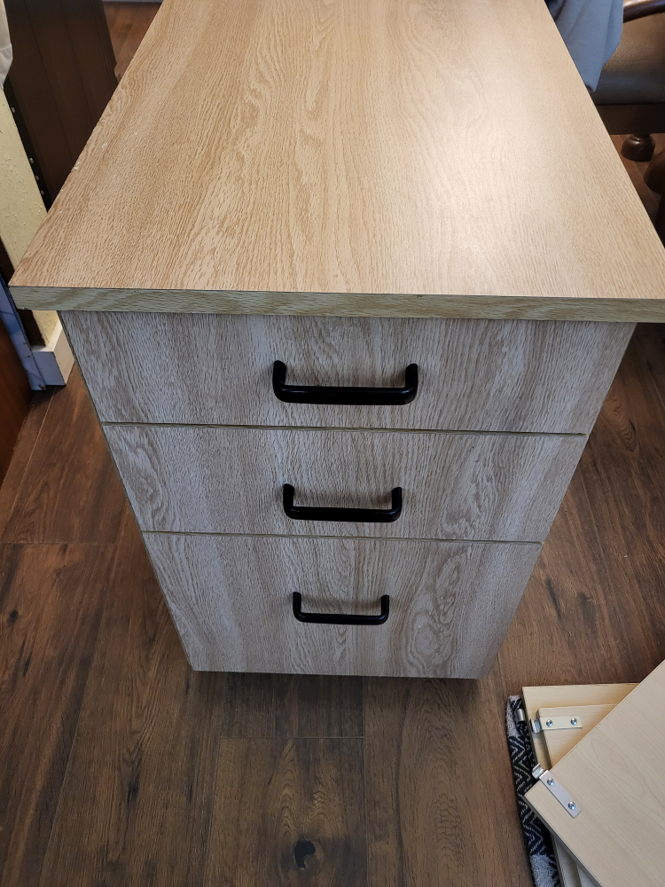Desk cabinet on wheels