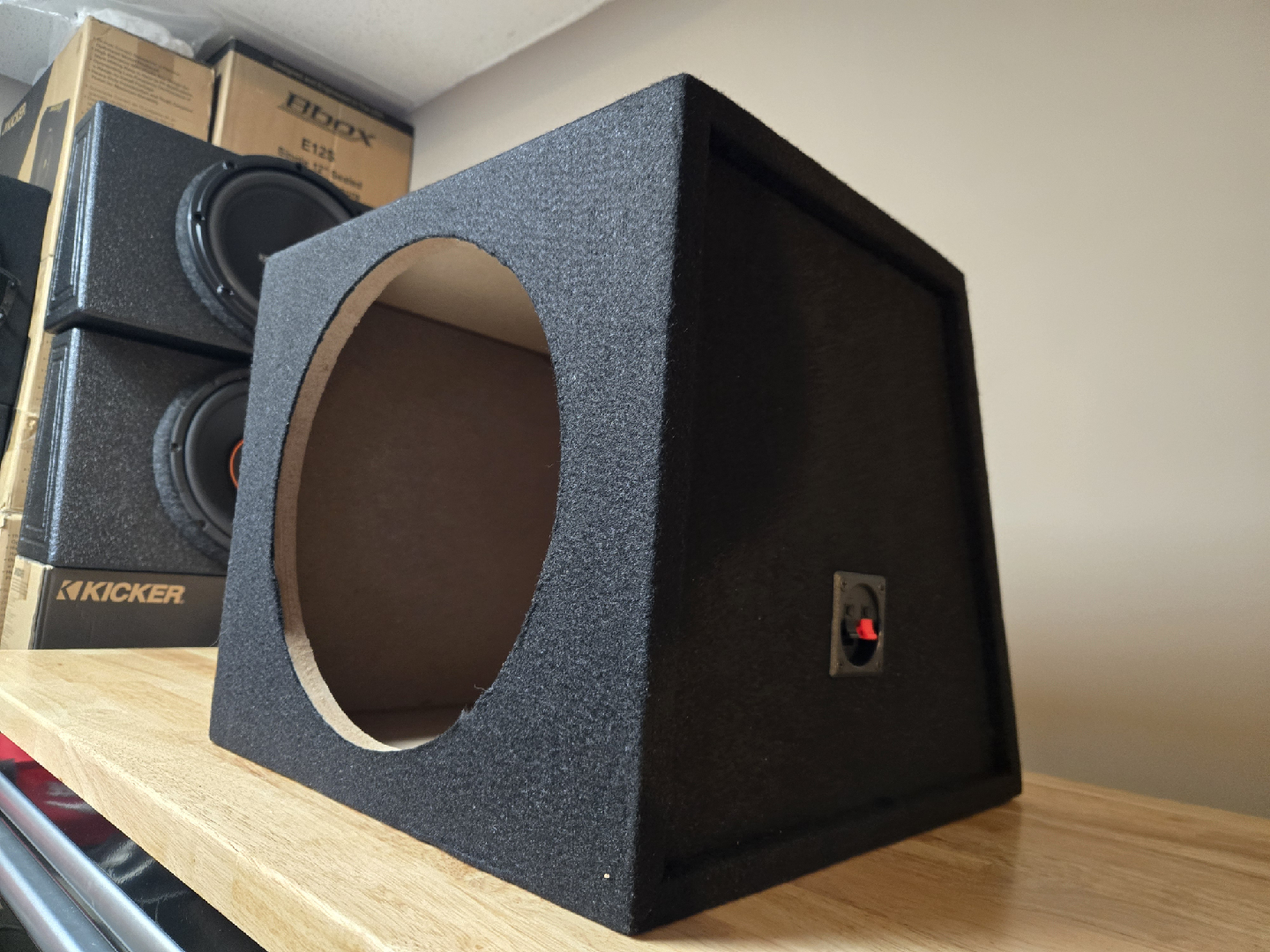 Brand New 12" Sealed Subwoofer Enclosure - photo 2