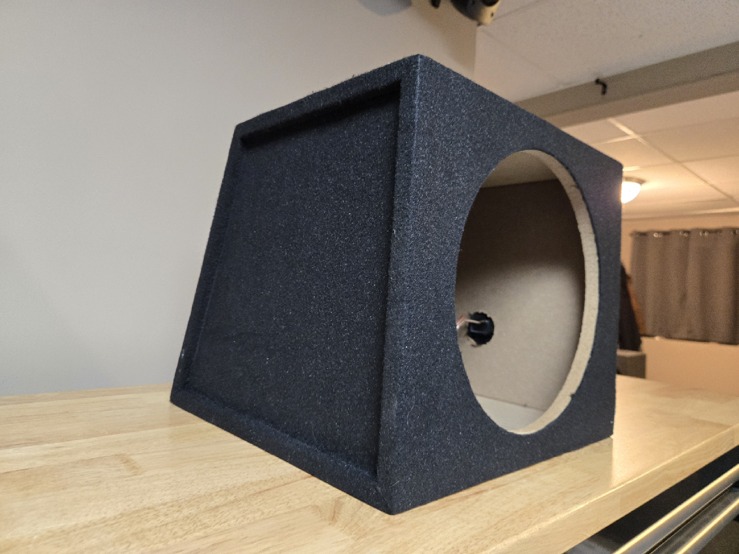 Brand New 12" Sealed Subwoofer Enclosure - photo 3