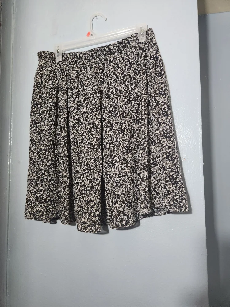 H&M Floral Skirt - Size M thumbnail