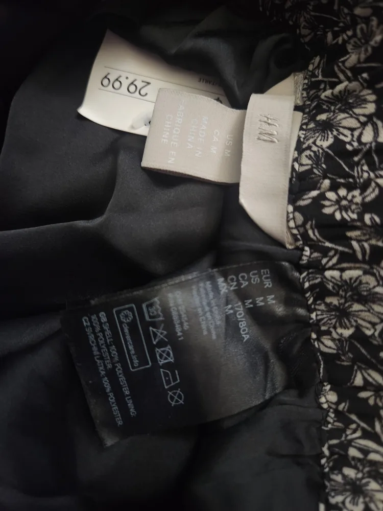 H&M Floral Skirt - Size M image indicator(2)