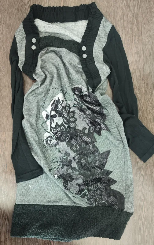 Bundle of Women's Clothing image indicator(4)