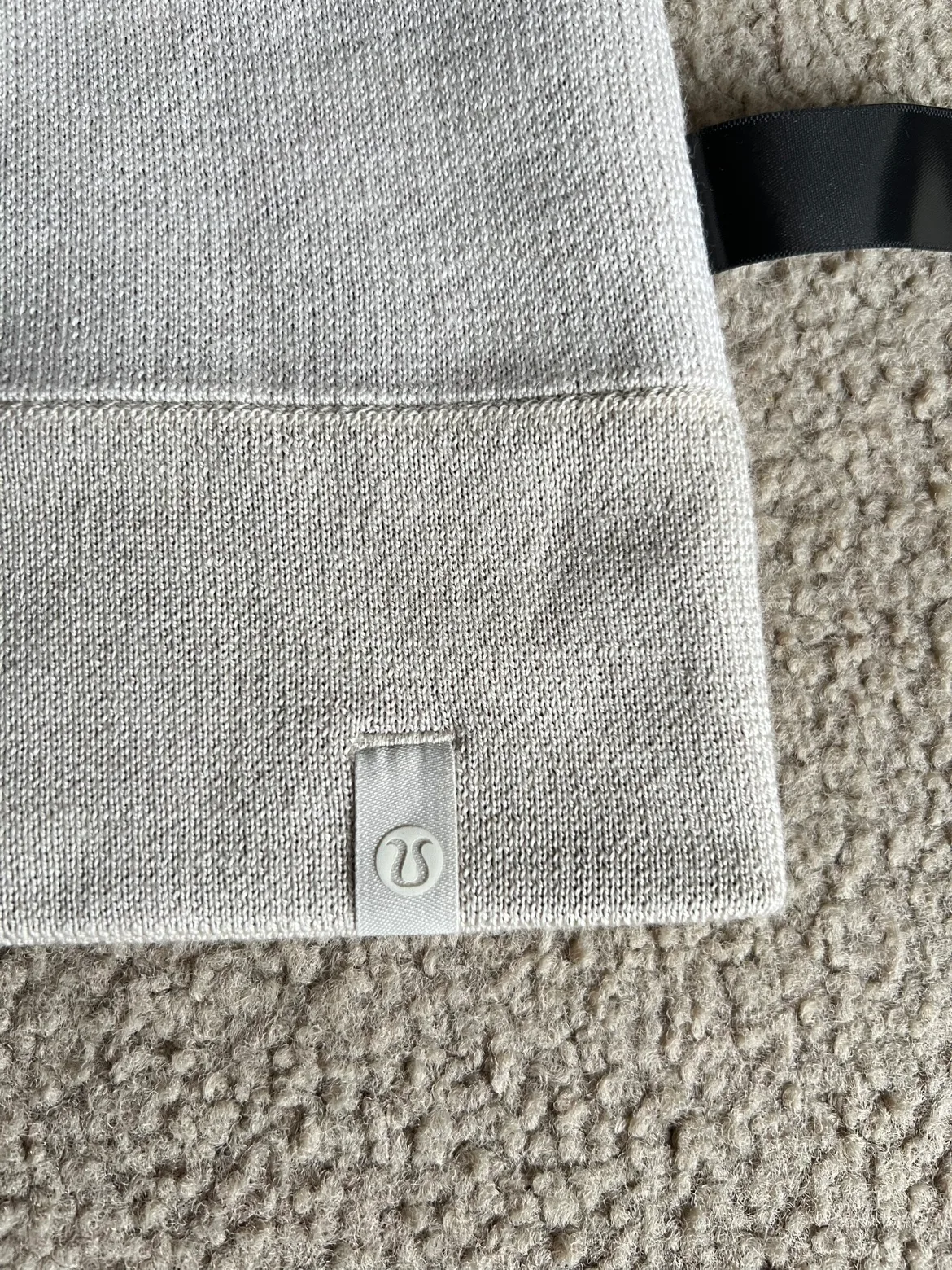Lululemon Team Canada Merino Wool-Blend Reversible Beanie image indicator(6)
