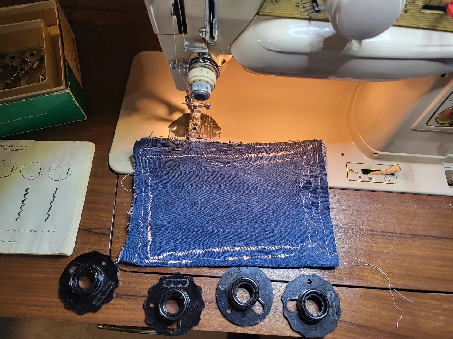 Singer 411G Sewing Machine image indicator(5)