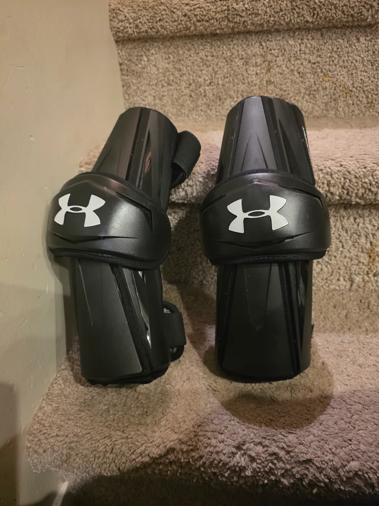 Under Armour Hockey Shin Guards - Black