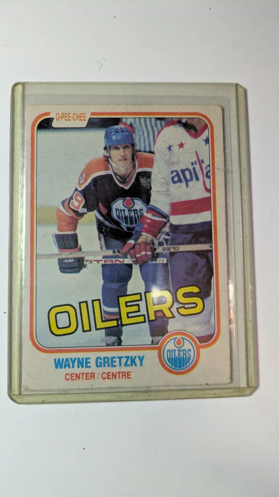 Wayne Gretzky Hockey Cards - Various Years & Teams image indicator(8)