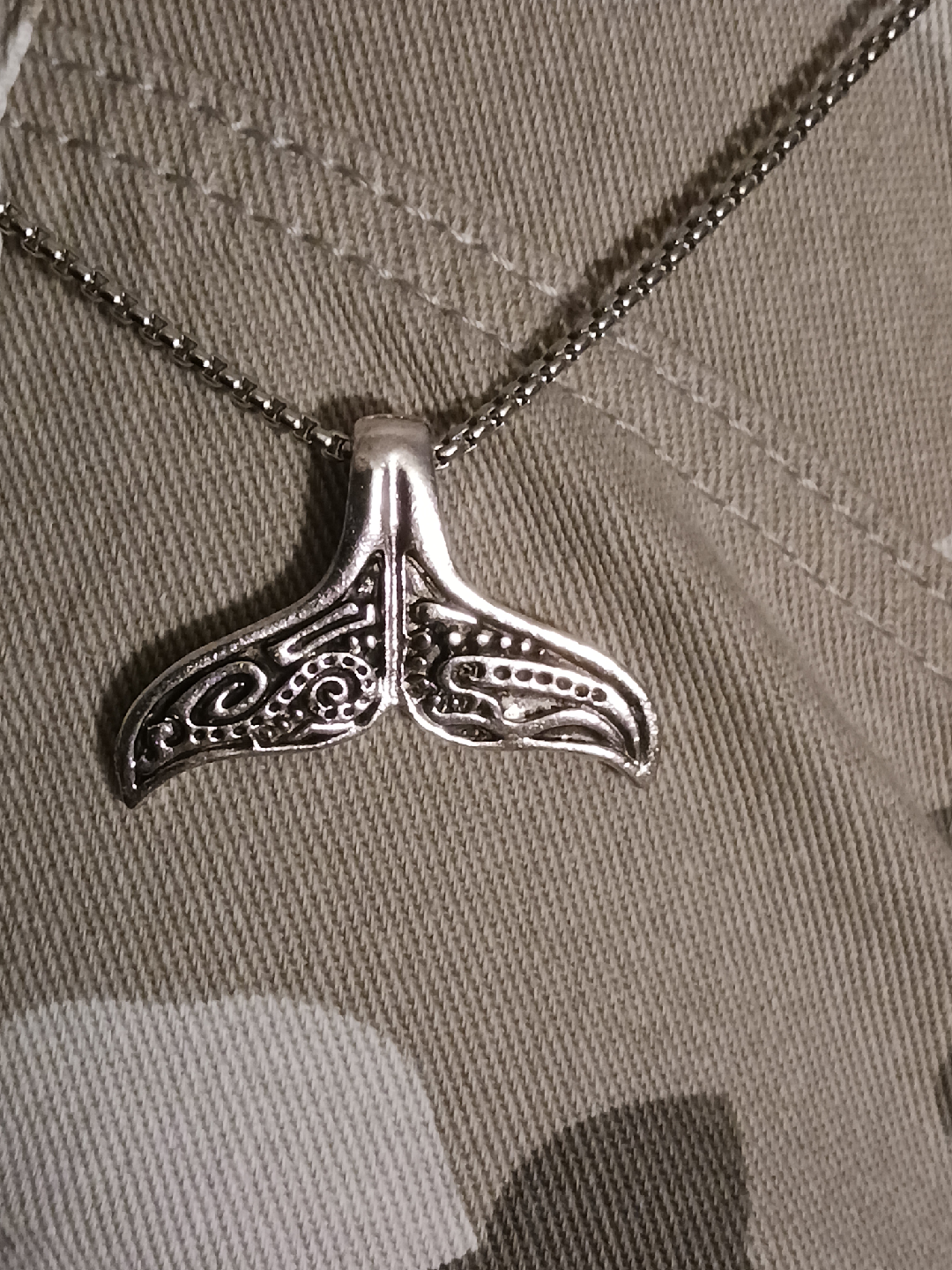 Whale Tail Silver Colored Necklace - photo 2