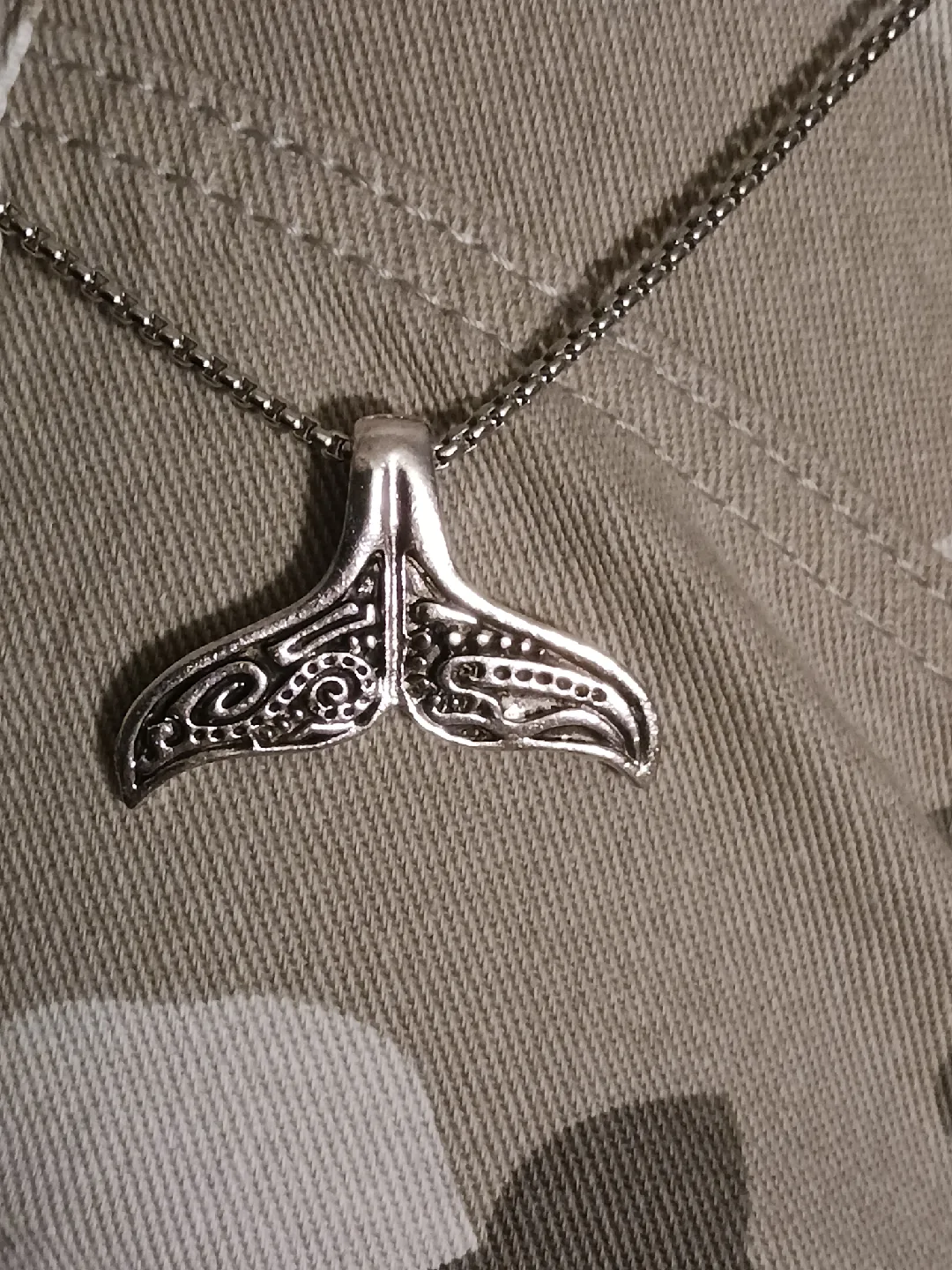 Whale Tail Silver Colored Necklace image indicator(2)