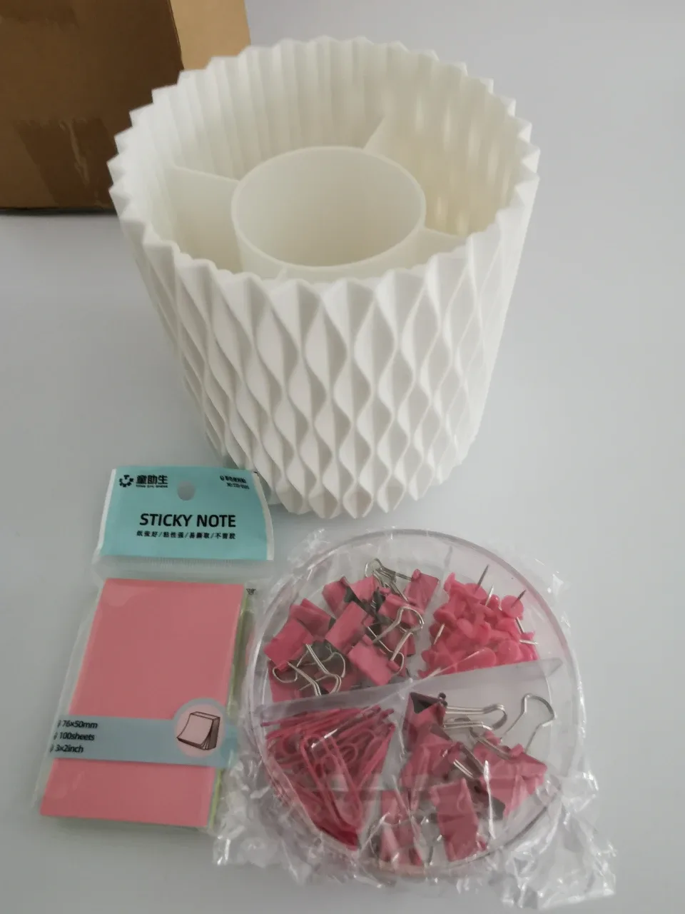 Gawsey 360° Rotating Pen Holder - White image indicator(6)