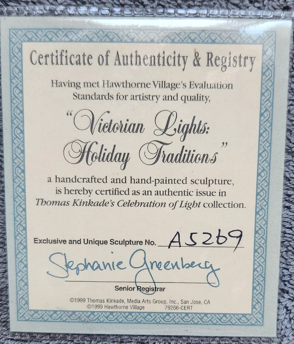 Hawthorne Village Victorian Lights: Holiday Traditions Sculpture image indicator(5)