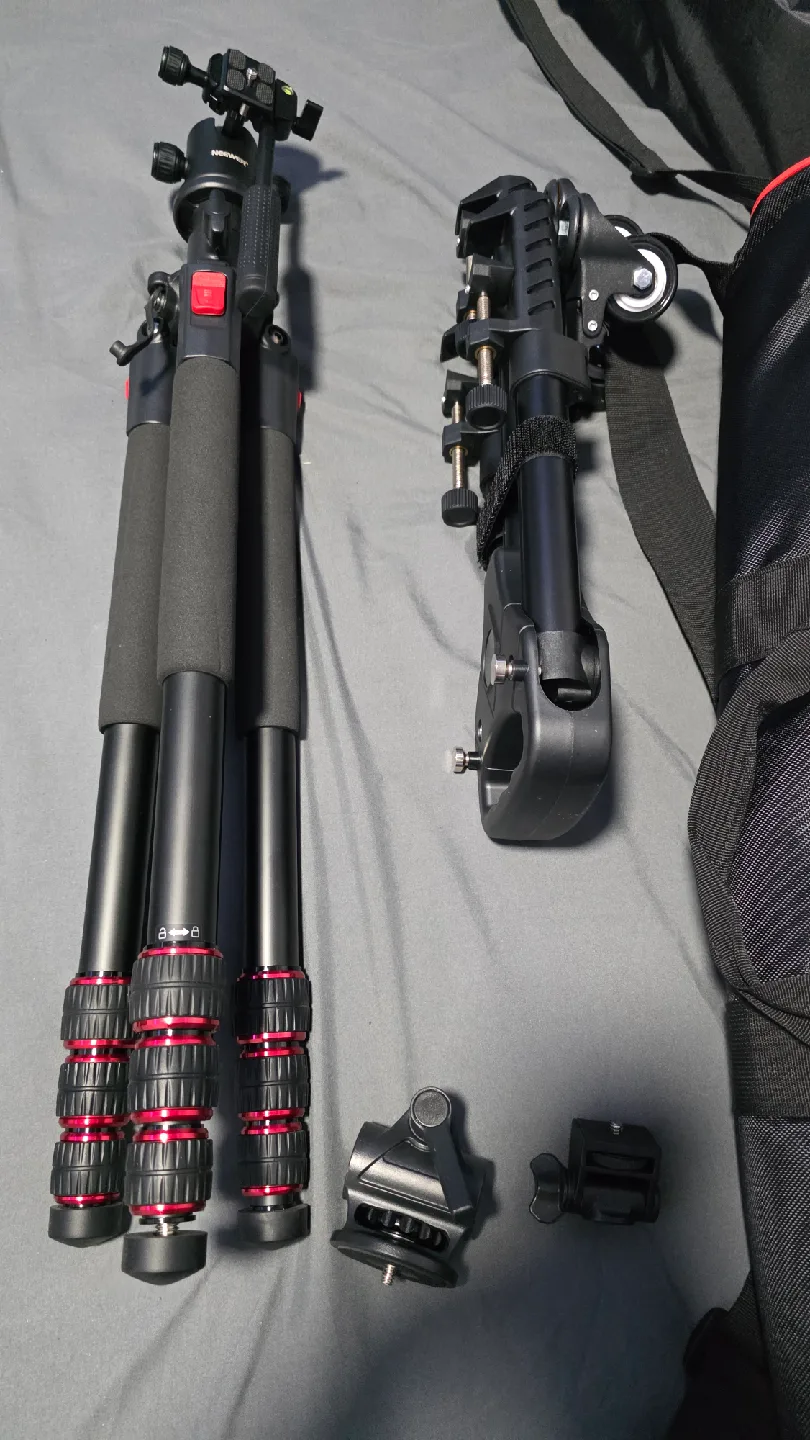 Neewer Tripod with Carrying Bag image indicator(3)