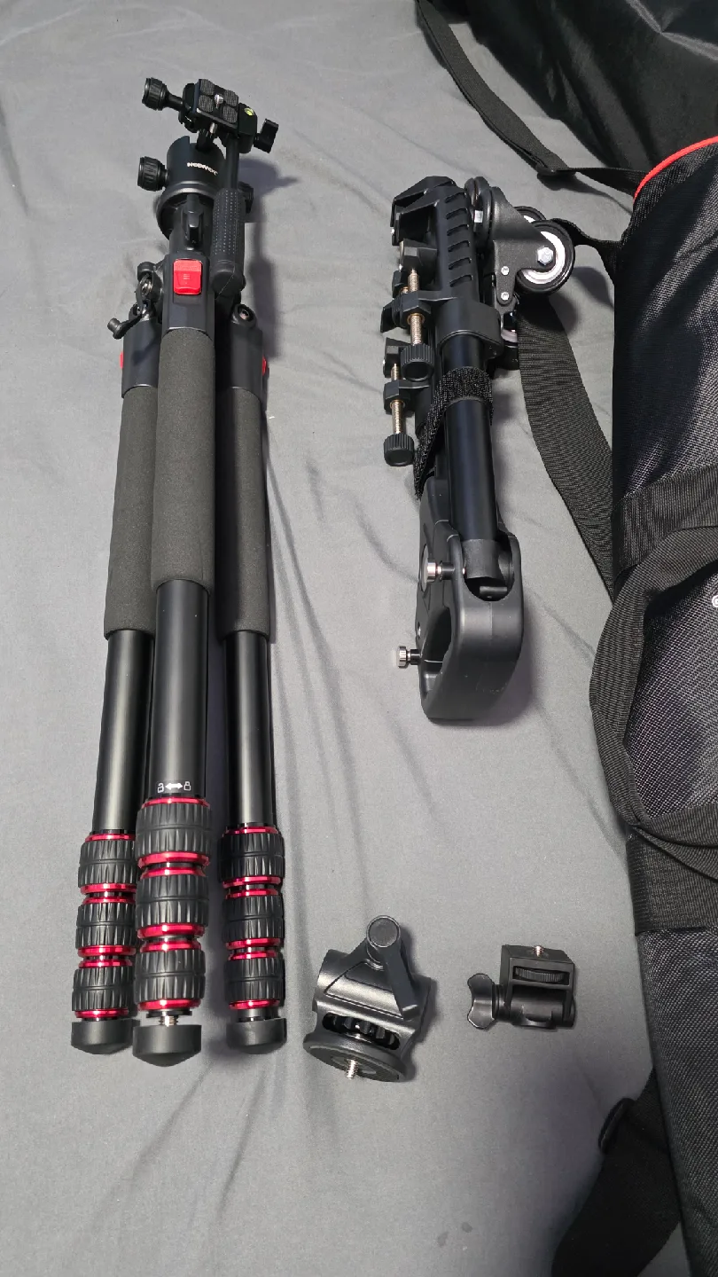 Neewer Tripod with Carrying Bag image indicator(6)