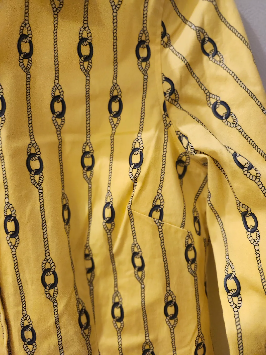 Tommy Hilfiger Yellow Chain Print Button Down - Size 4 image indicator(3)