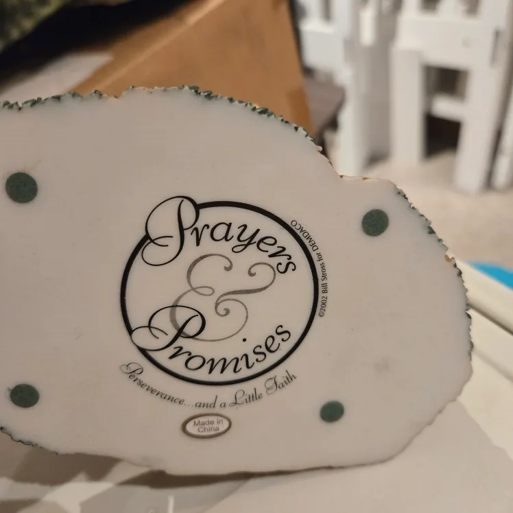 Prayers & Promises Figurine image indicator(2)