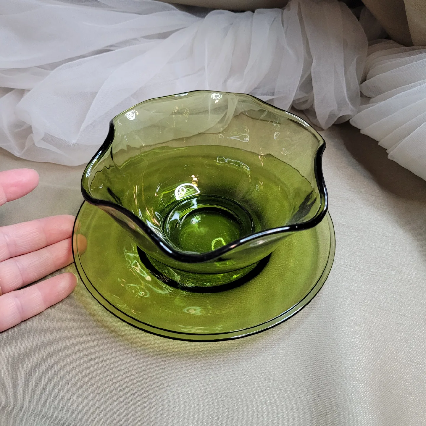 Vintage Indiana Glass Ruffled 2 pc Olive Green Set image indicator(9)