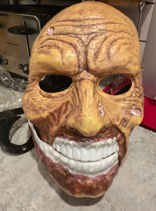 Scarey Halloween Mask thumbnail