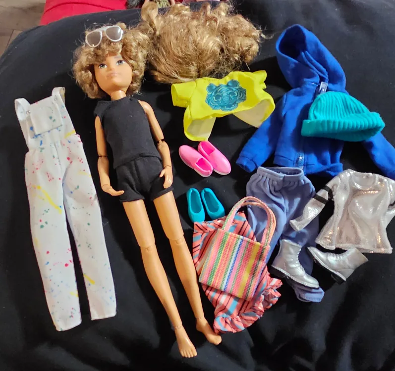 $25 creatable world deluxe character kit