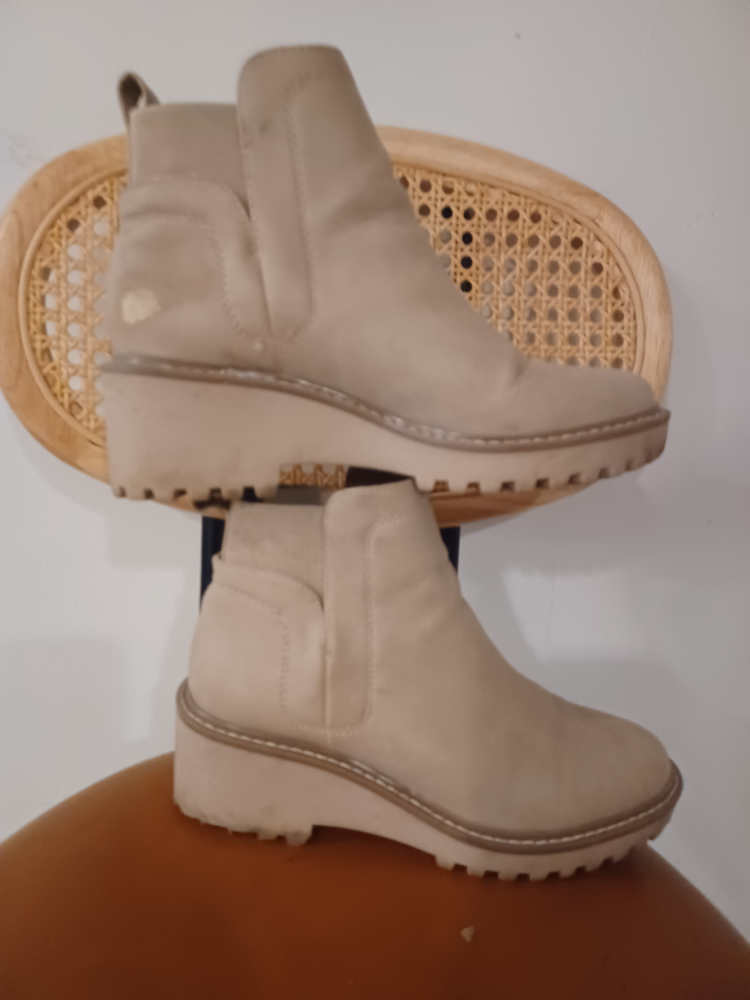 Blondo Beige Suede Ankle Boots, Size 8 - photo 2