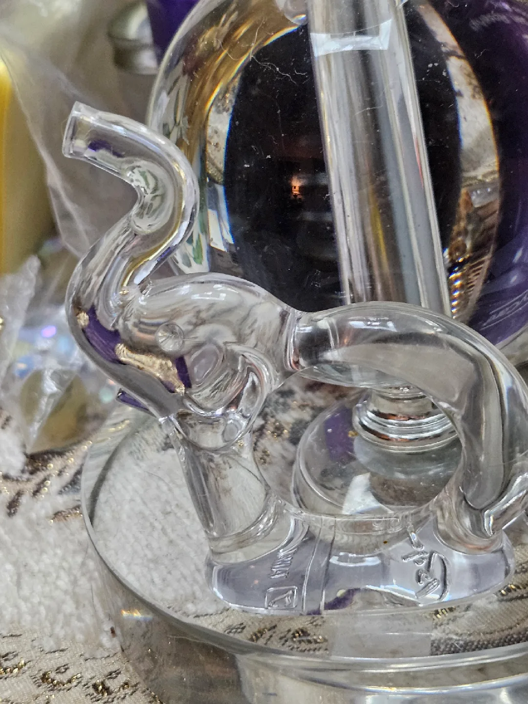 VTG 4 - Bijan Clear Acrylic  Lucite Elephant Napkins Rings image indicator(5)