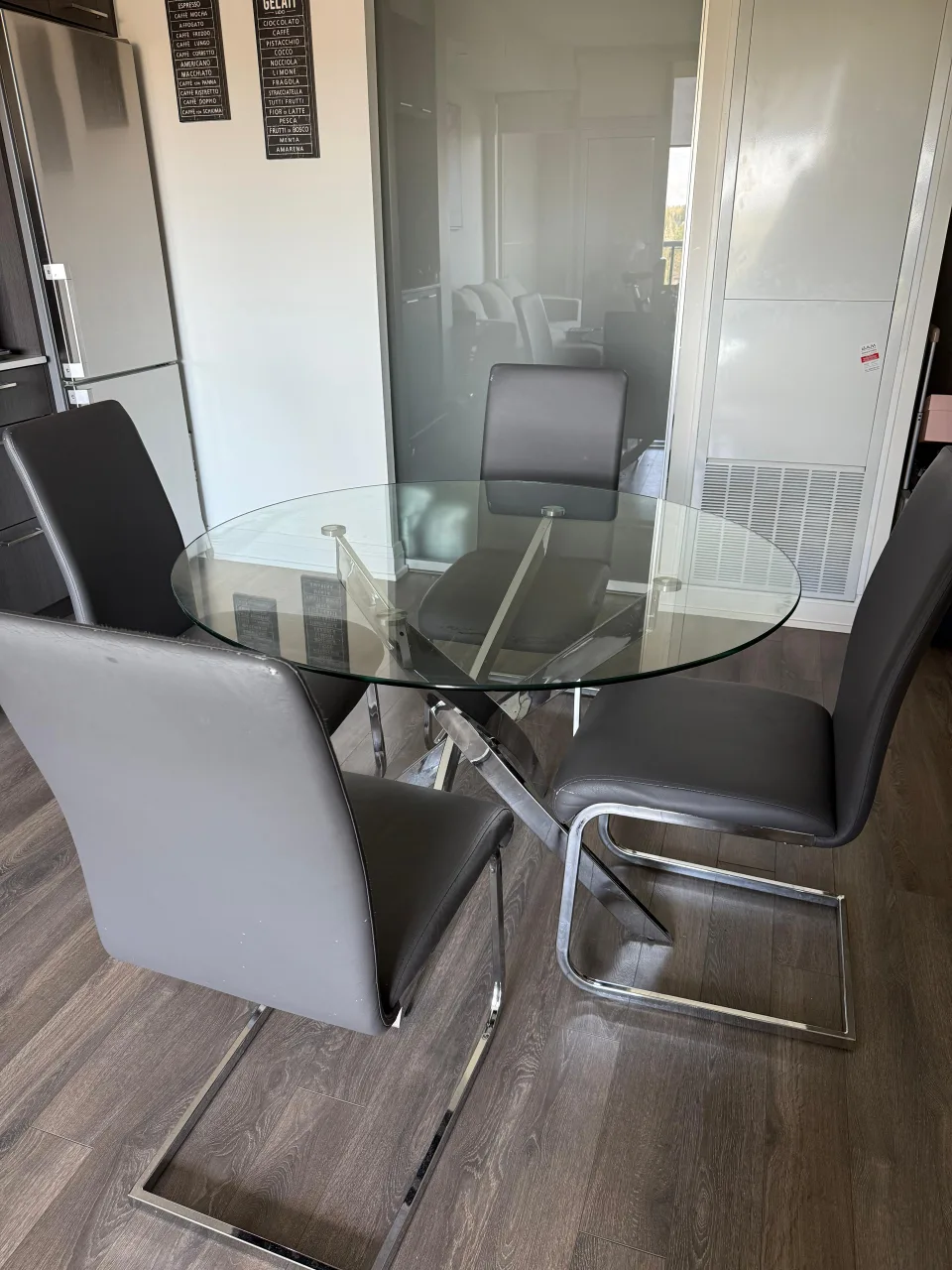 Round Glass Dining Table with Chrome Base image indicator(2)