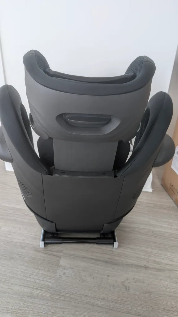 Cybex Solution G2 i-Fix Booster Seat - Moon Black image indicator(3)