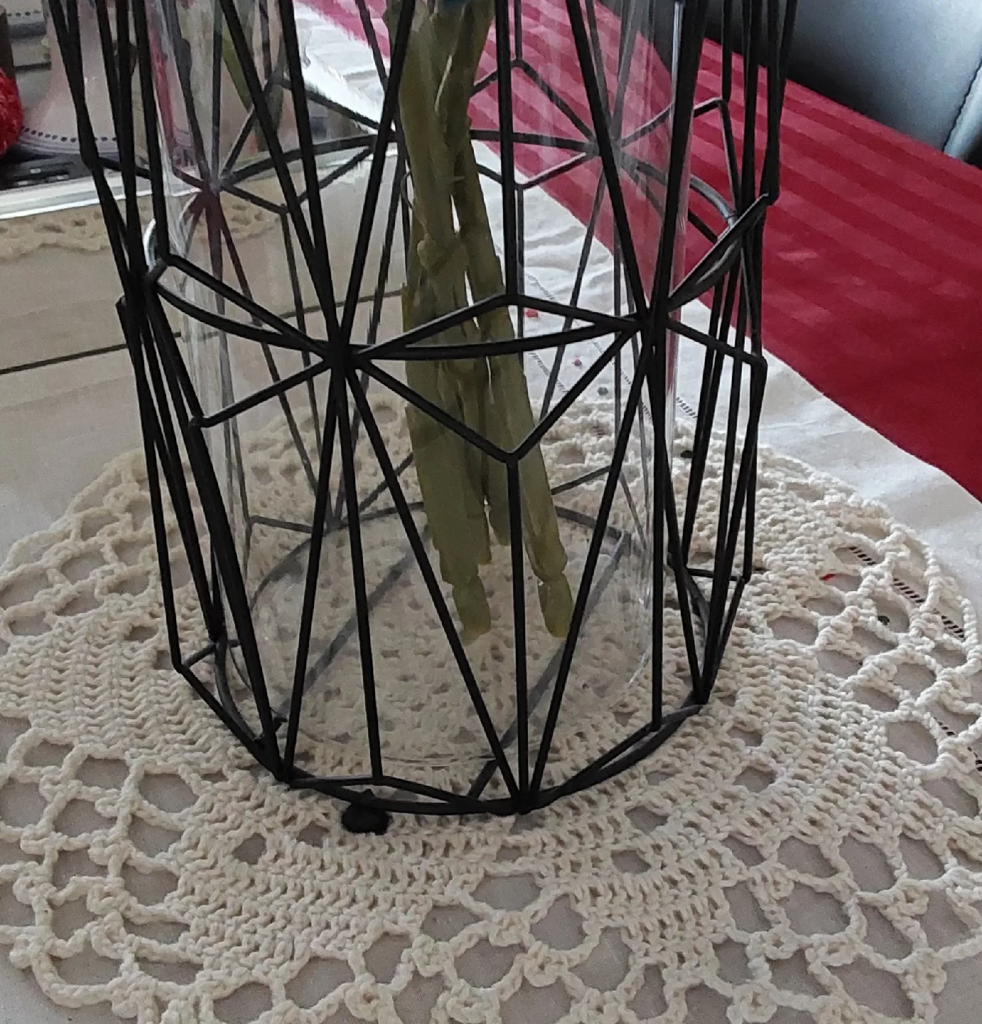 Pottery barn Artistic Pristine Geometric Vase /w hydrangea image indicator(4)