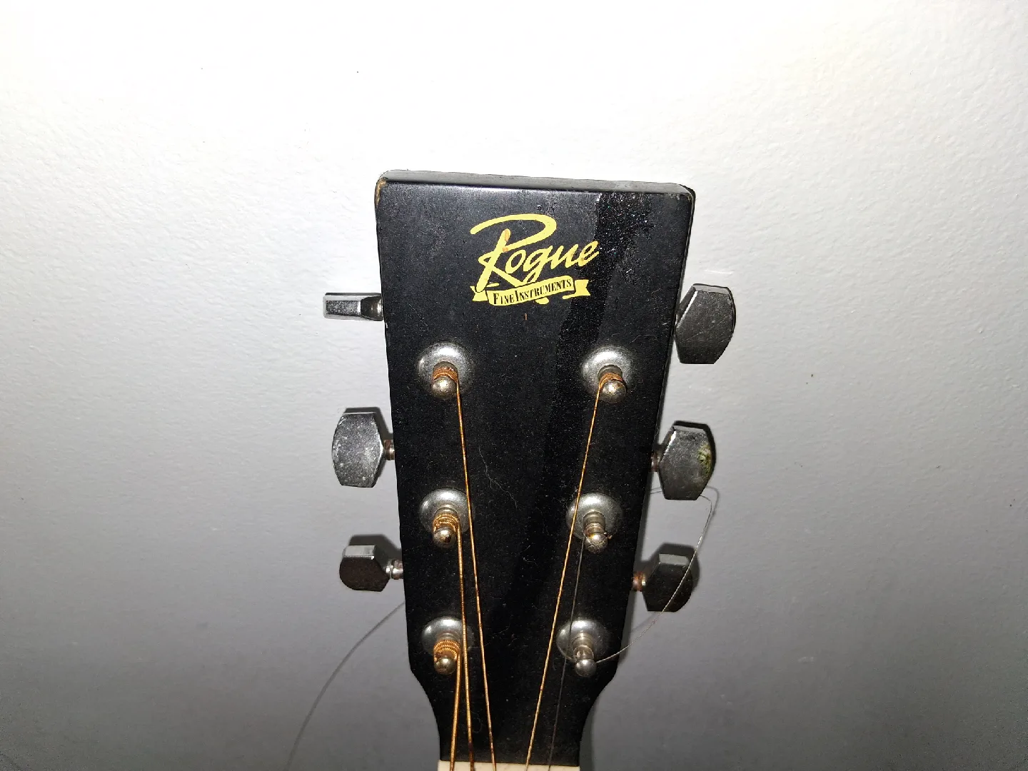 Fender, Yamaha, Rogue Acoustic Guitars image indicator(2)