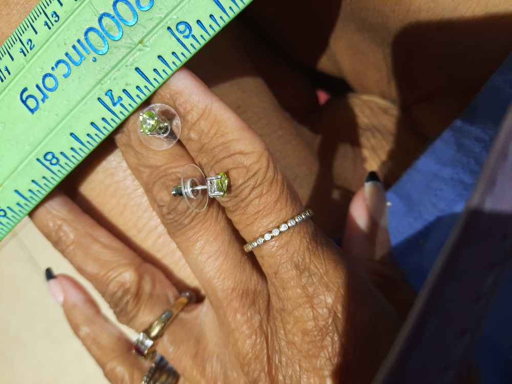 Genuine solid sterling silver PERIDOT stud earrings - photo 2