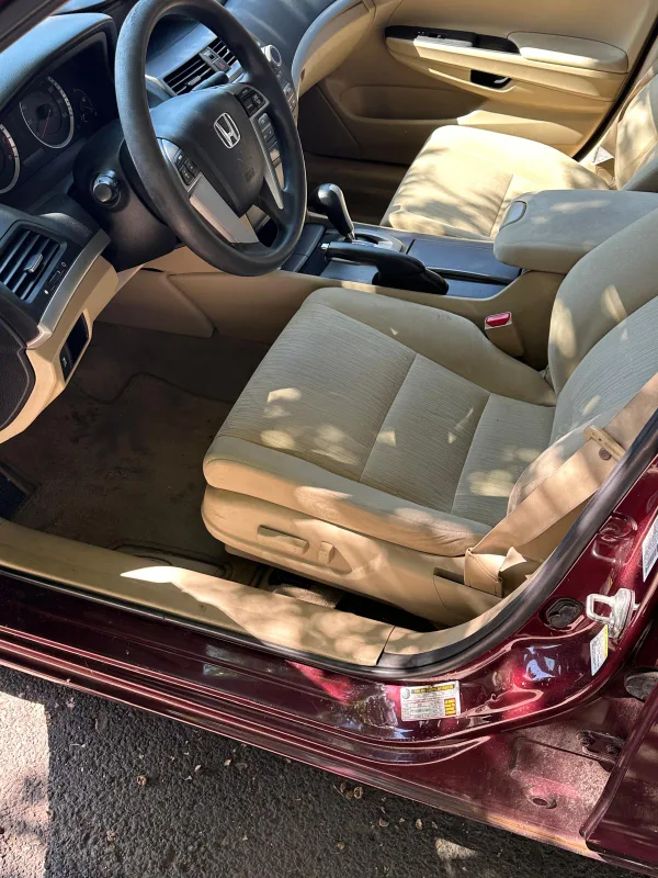 2012 Honda Accord Sedan LXP - Maroon image indicator(6)