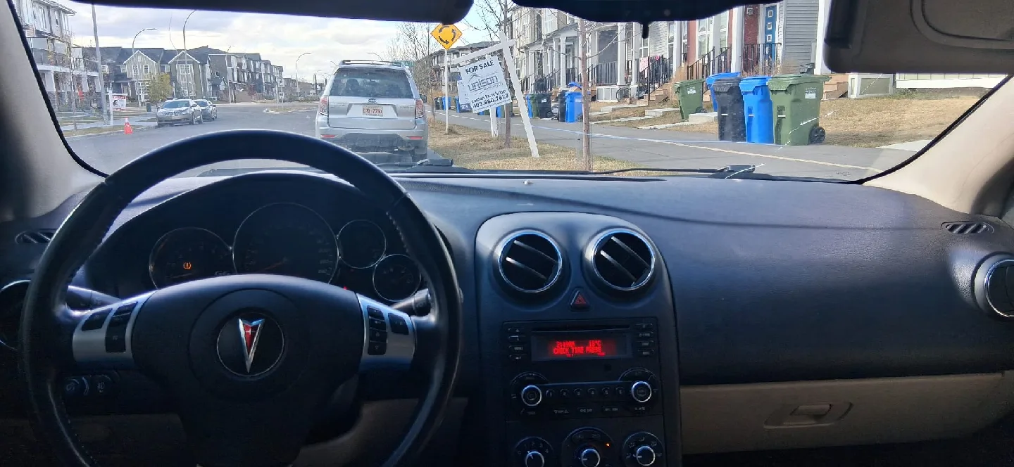 Pontiac G6 Coupe - Maroon image indicator(5)