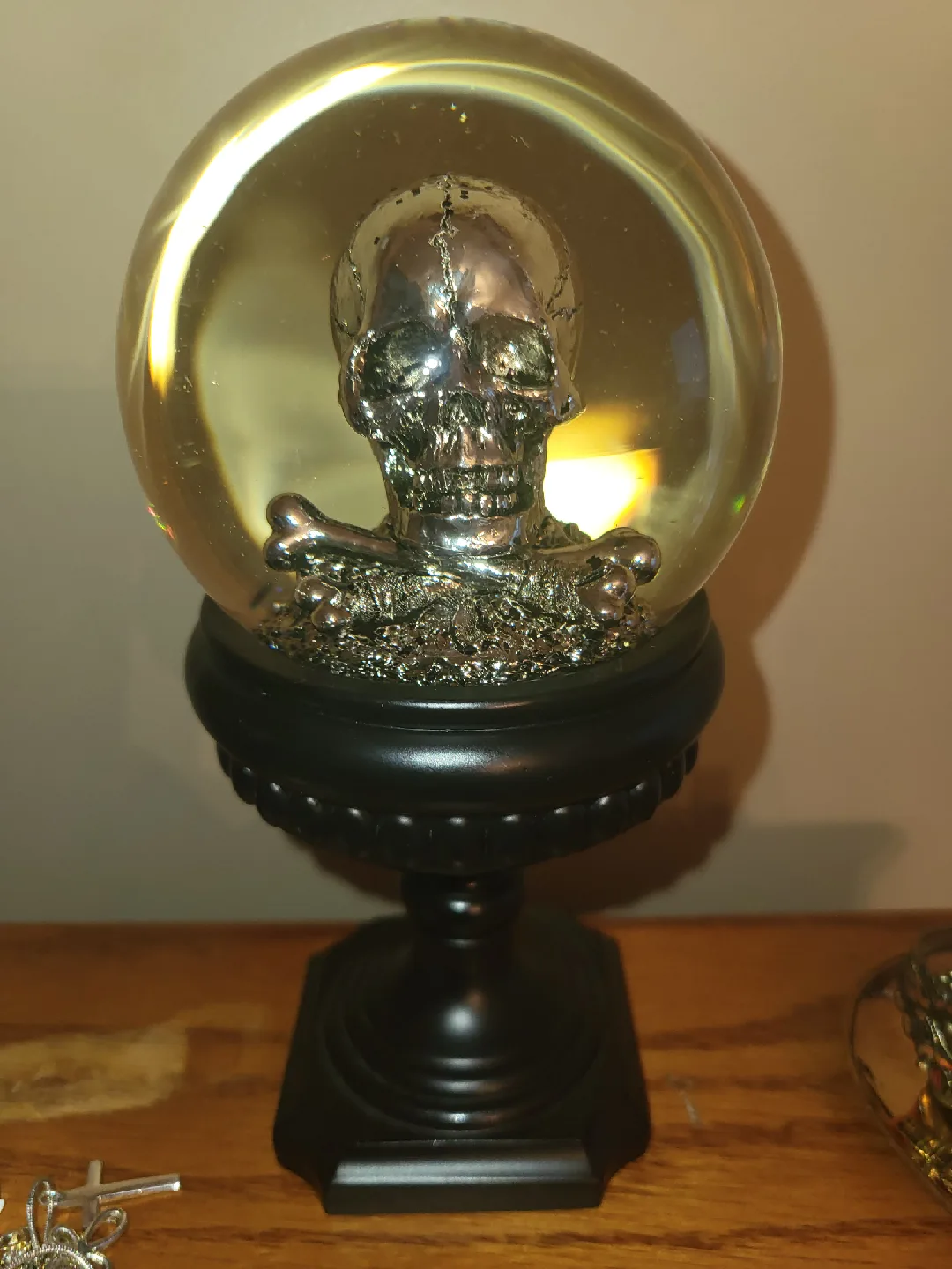 Skull Snow Globe thumbnail