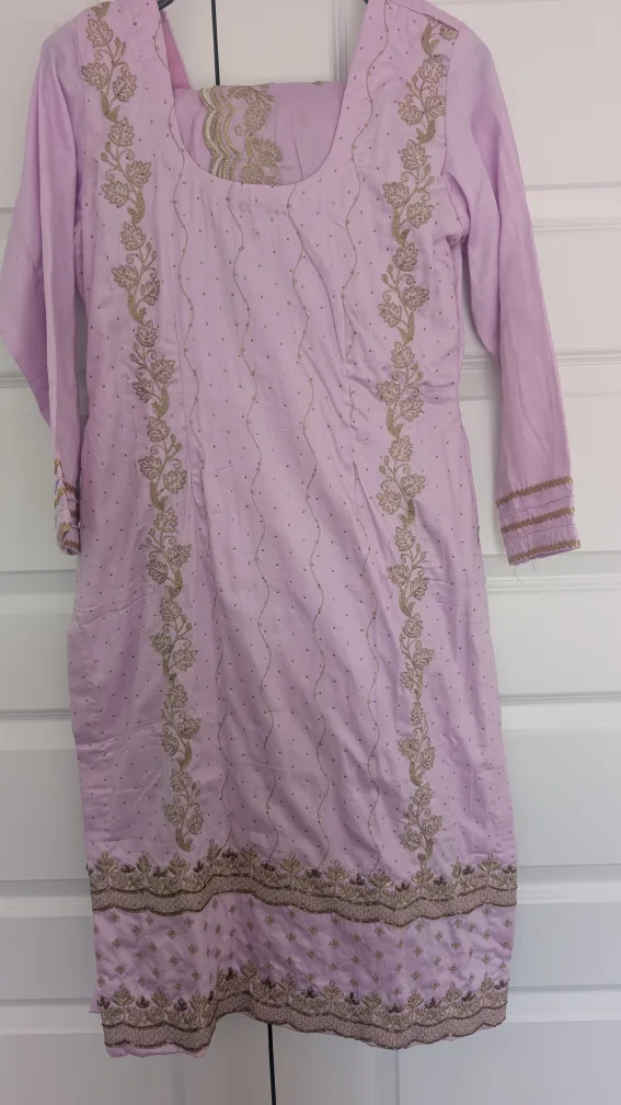 Elegant Lilac Embroidered Salwar Kameez Suit