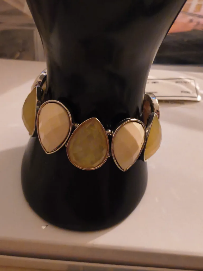 Bracelet - Beige and Green thumbnail