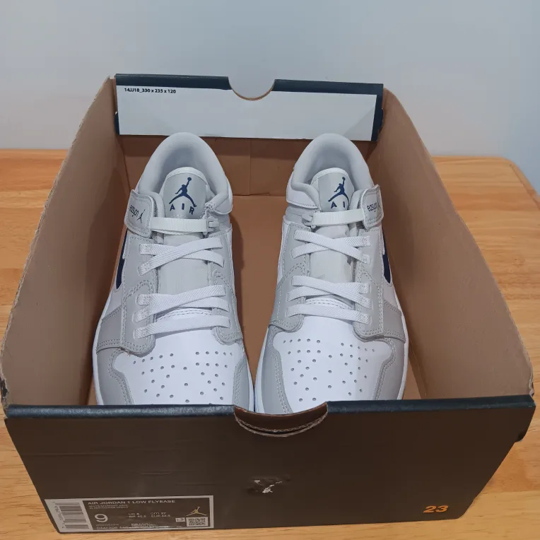 Nike Air Jordan 1 Low FlyEase Sneakers - Size 9 - New! image indicator(3)