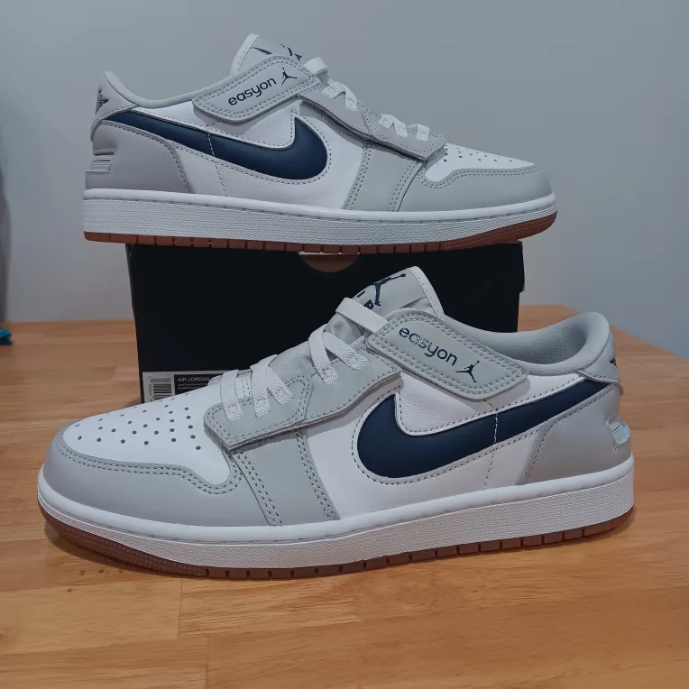 Nike Air Jordan 1 Low FlyEase Sneakers - Size 9 - New! image indicator(5)