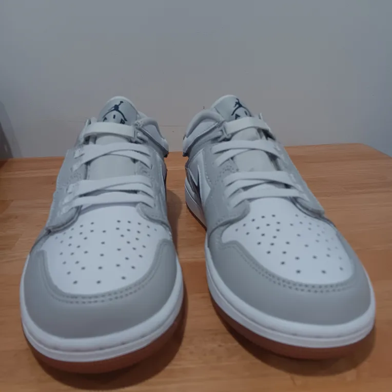 Nike Air Jordan 1 Low FlyEase Sneakers - Size 9 - New! image indicator(6)