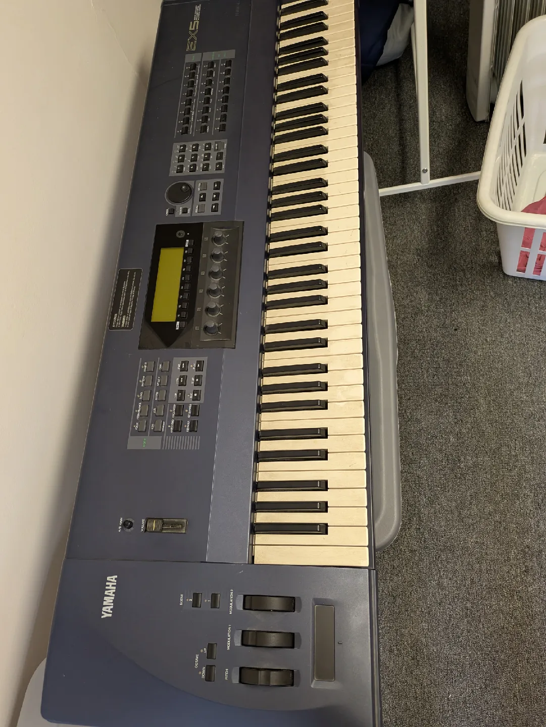 Yamaha EX5 Synthesizer Keyboard image indicator(2)