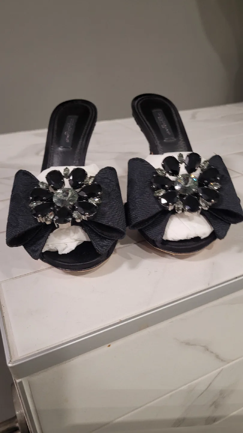 Authentic Dolce and Gabbana 36.5 image indicator(7)