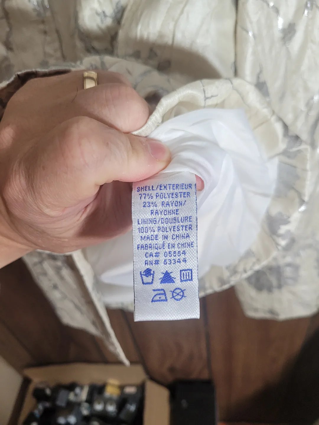 TABI Simply Classic Winter White Blazer - Size M image indicator(6)