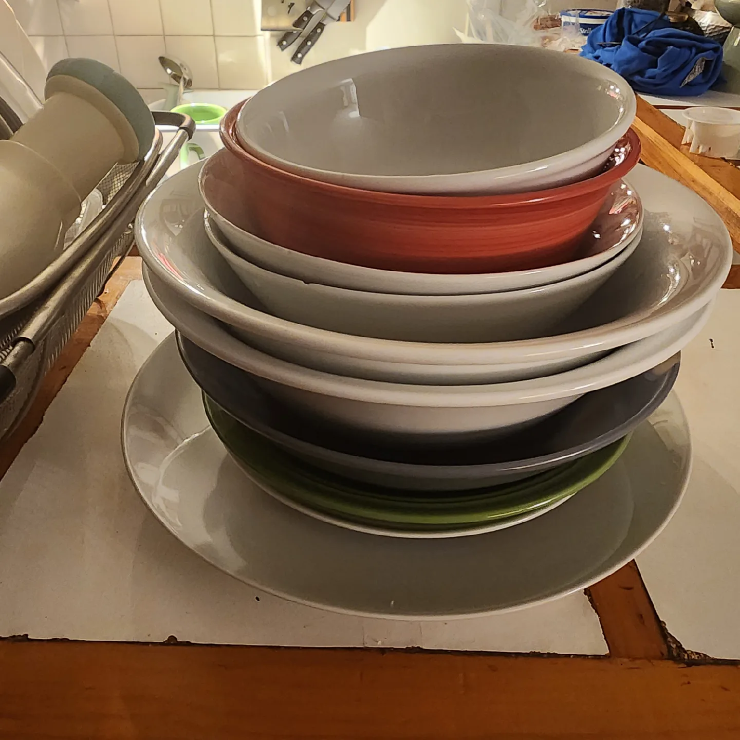 Assorted Dishes and Kitchenware 🧡