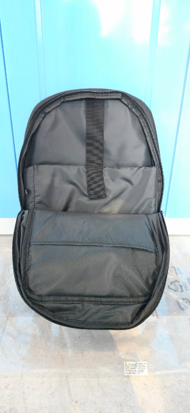 Lenovo ThinkPad 15.6" Laptop Backpack image indicator(4)