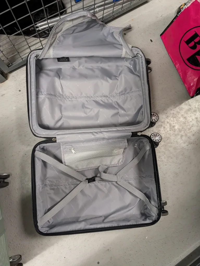 Travelpro Carry-On Expandable Spinner - Grey image indicator(7)