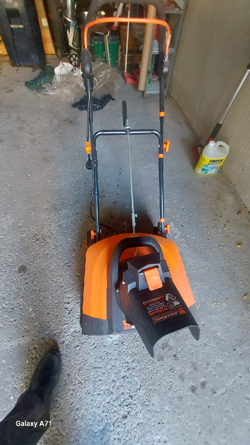 WEN Snow Blaster 18" Electric Snow Thrower