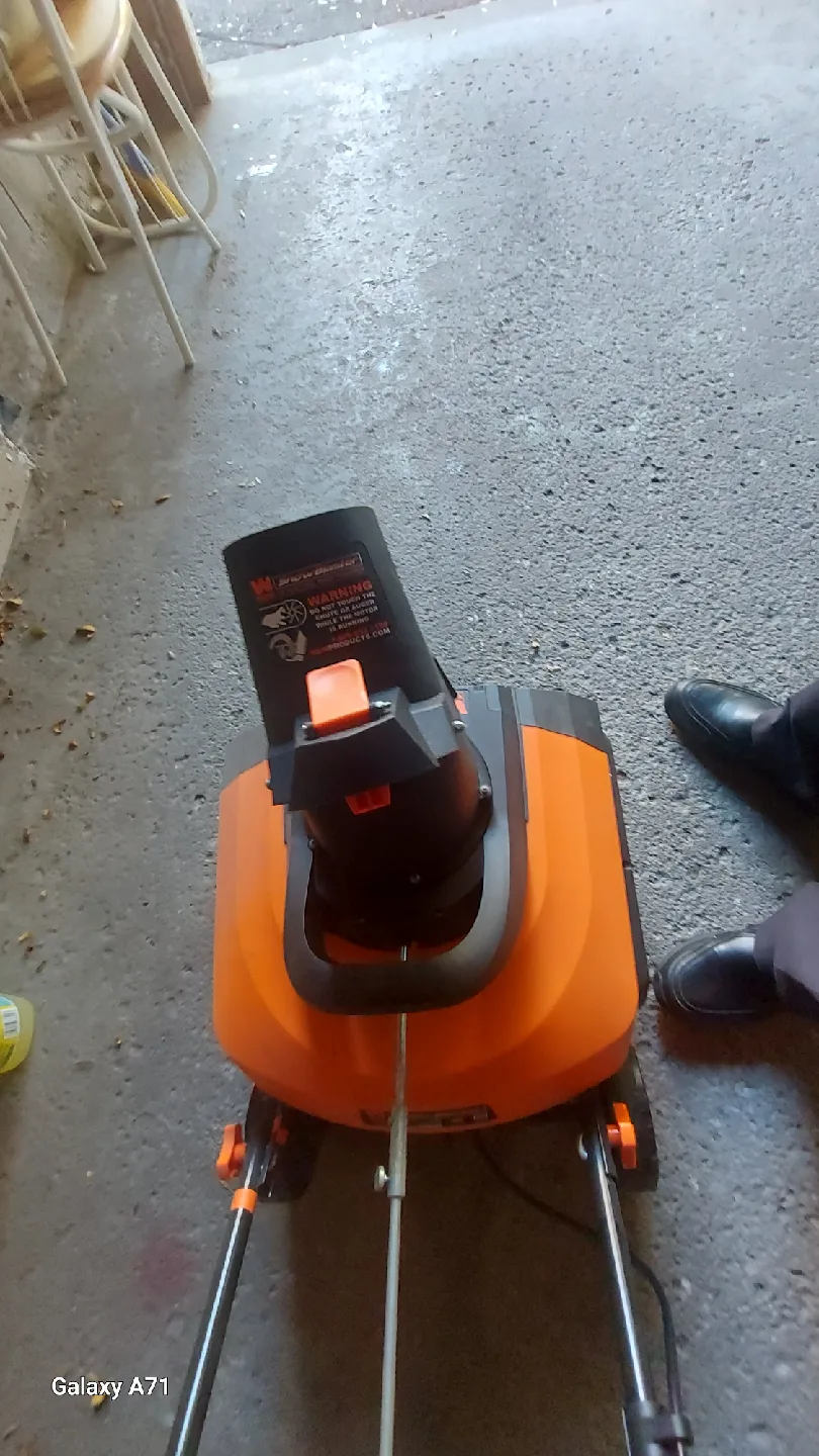 WEN Snow Blaster 18" Electric Snow Thrower image indicator(2)