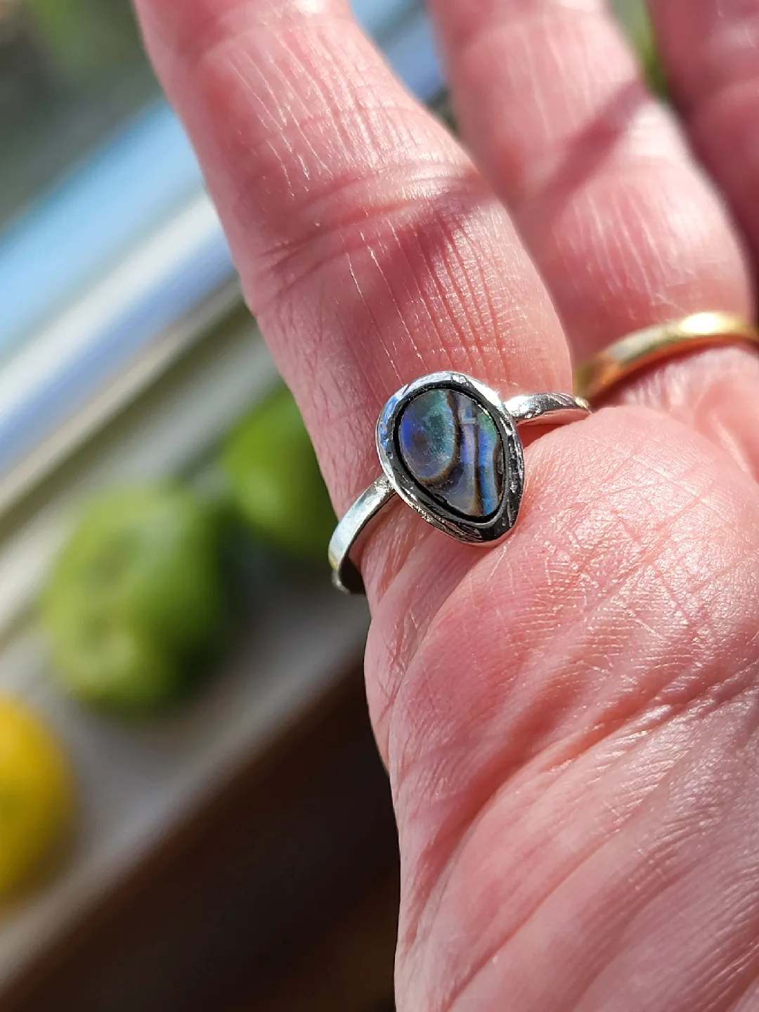 Abalone & Rhinestone Ring image indicator(4)